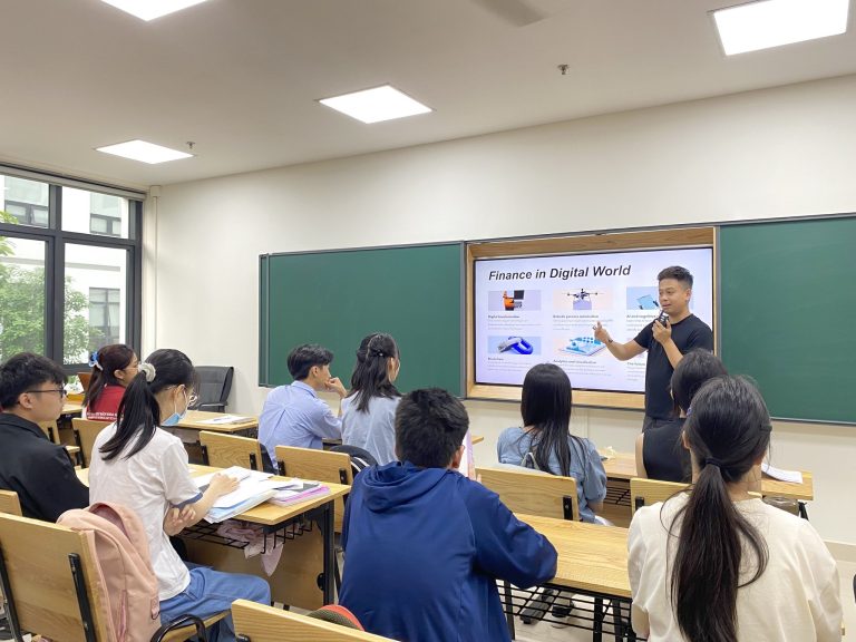 TALKSHOW: TÁC ĐỘNG CỦA AI ĐẾN LĨNH VỰC TÀI CHÍNH KẾ TOÁN TRONG CÁC DOANH NGHIỆP