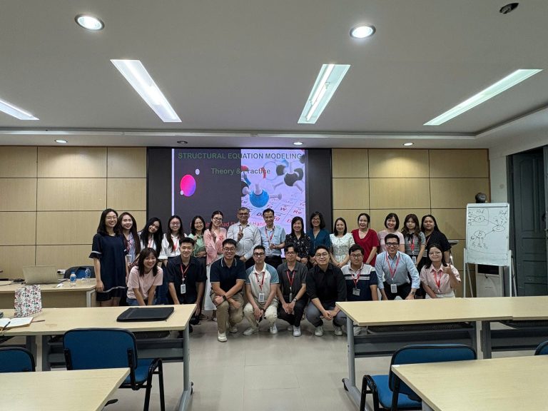 RECAP SEMINAR ỨNG DỤNG WARP-PLS TRONG PHÂN TÍCH MÔ HÌNH CẤU TRÚC TUYẾN TÍNH SEM