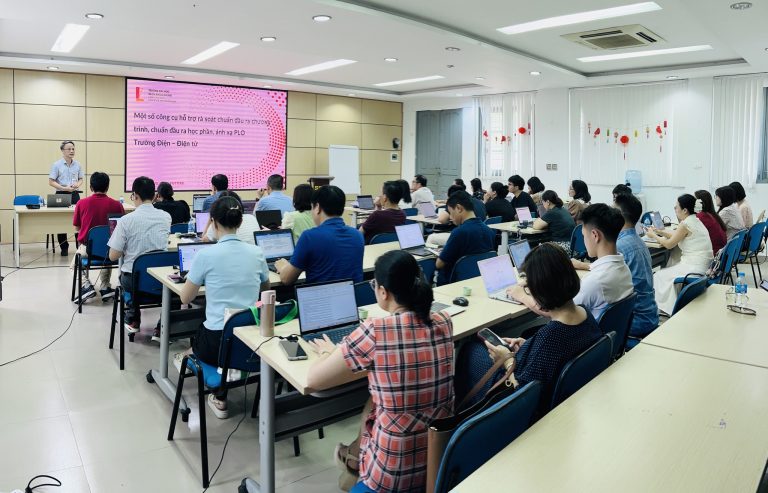 TẬP HUẤN ỨNG DỤNG AI TRONG XÂY DỰNG CHUẨN ĐẦU RA CHƯƠNG TRÌNH ĐÀO TẠO