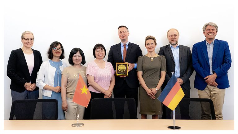 Hợp tác quốc tế giữa Đại học Bách khoa Hà Nội và Đại học Khoa học Ứng dụng Leipzig HTWK (Đức)