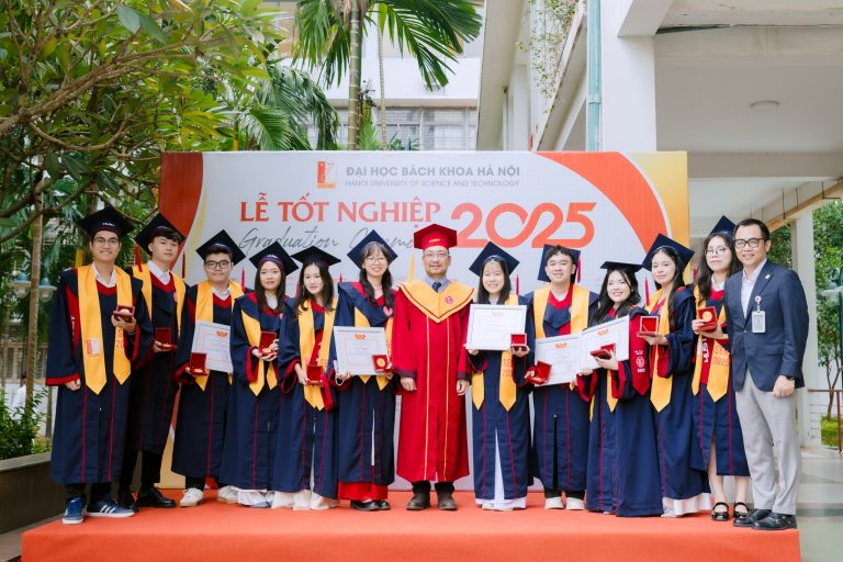 Chúc mừng các Tân cử nhân Trường Kinh tế – Đại học Bách khoa Hà Nội