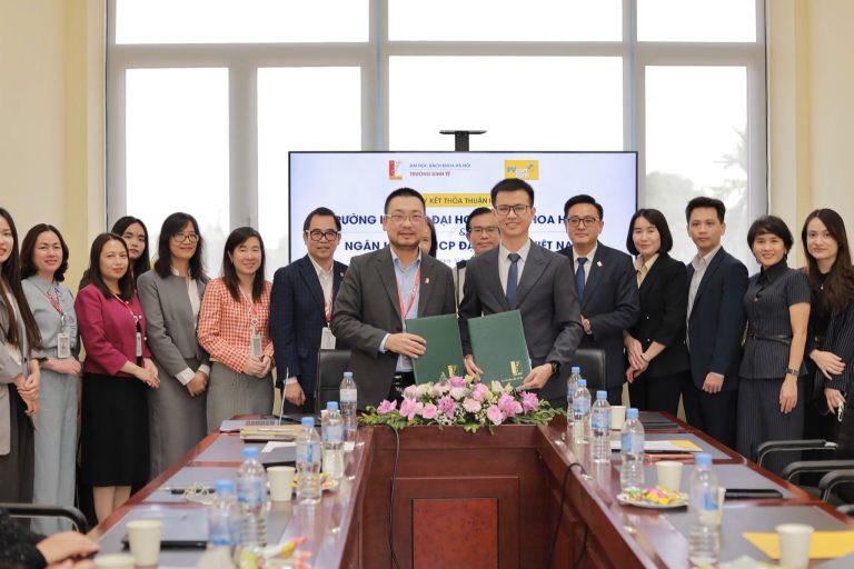 [RECAP] LỄ KÝ KẾT THỎA THUẬN HỢP TÁC GIỮA TRƯỜNG KINH TẾ VÀ NGÂN HÀNG TMCP ĐẠI CHÚNG VIỆT NAM