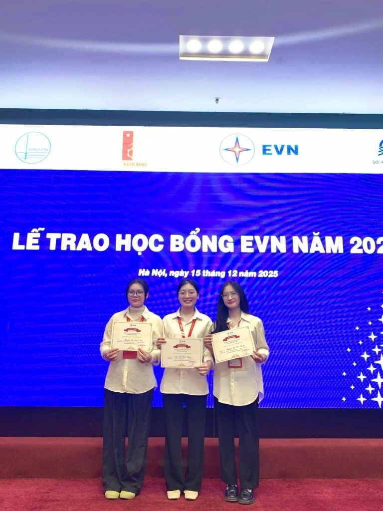Sinh viên ngành Kinh tế Công nghiệp K67 nhận học bổng EVN năm học 2025–2026