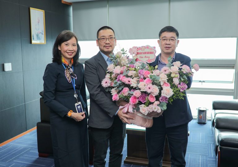 Chúc mừng cựu sinh viên, học viên Trường Kinh tế